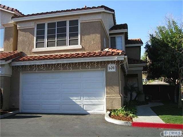 2 CARS GARAGE ATTACHED