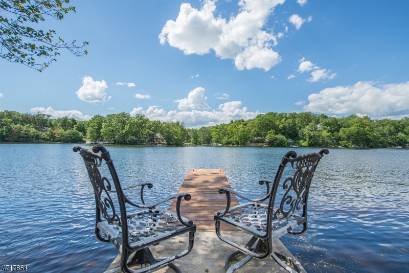 129 Pt Breeze Dr, West Milford Twp., NJ 07421 - photo 1