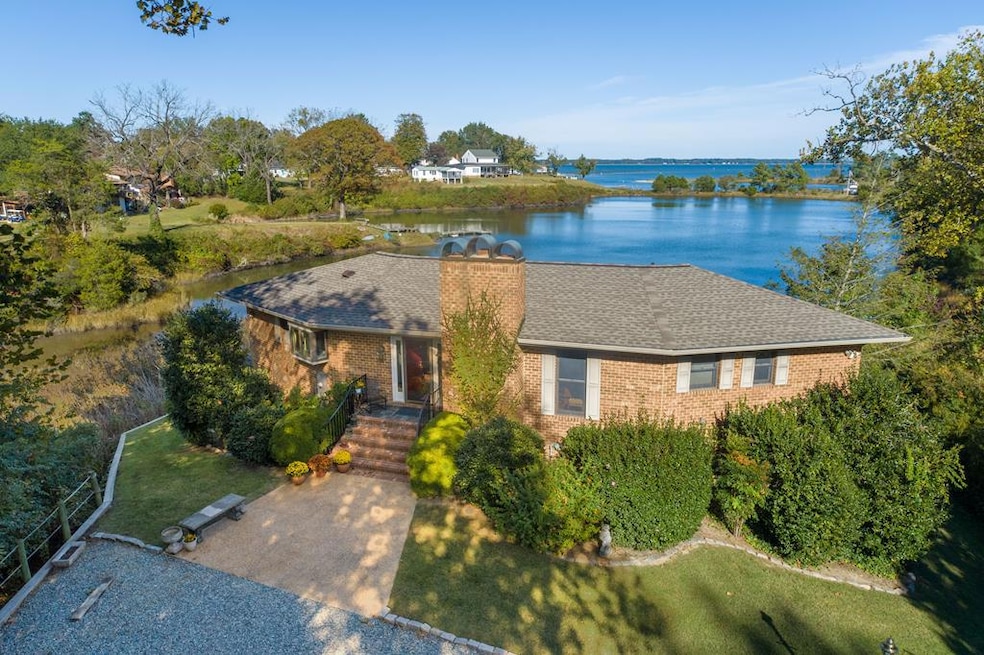 Sold $998,500 • Co-Listing Agent