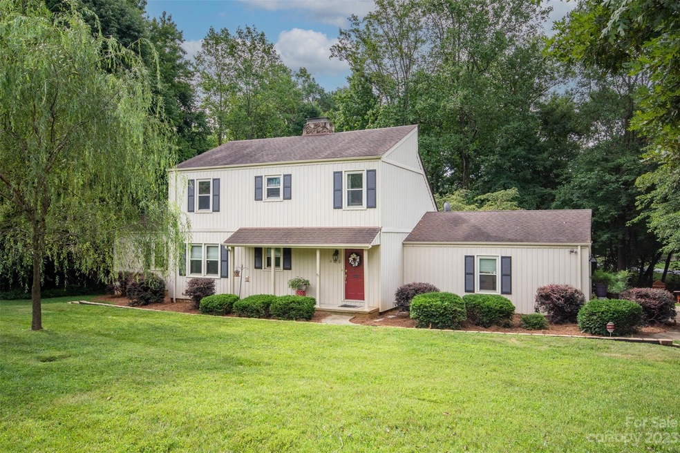 400 Camelot Dr, Statesville, NC 28625 - photo 1