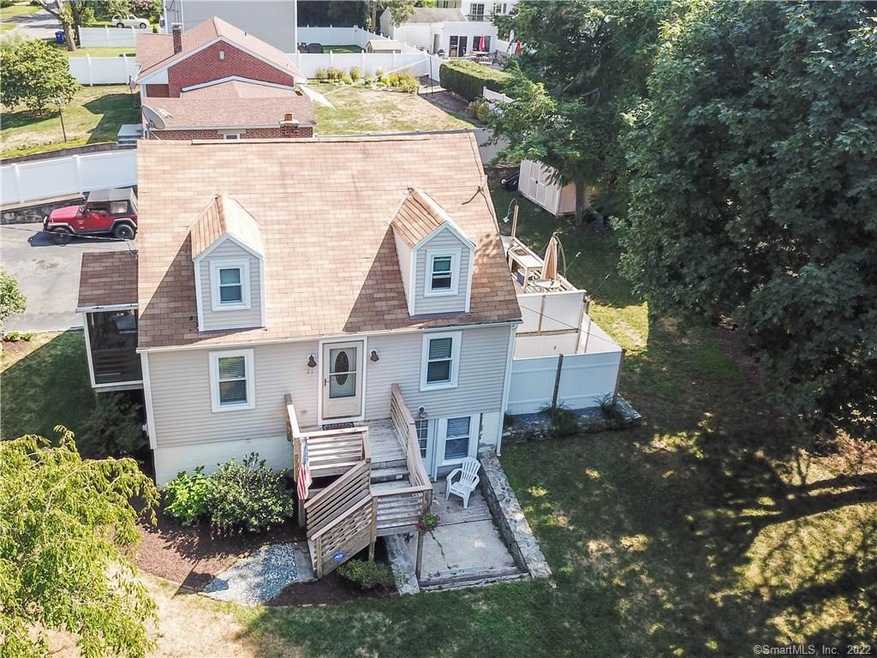 21 Mount Vernon Ave, Oakville, CT 06779 - photo 1