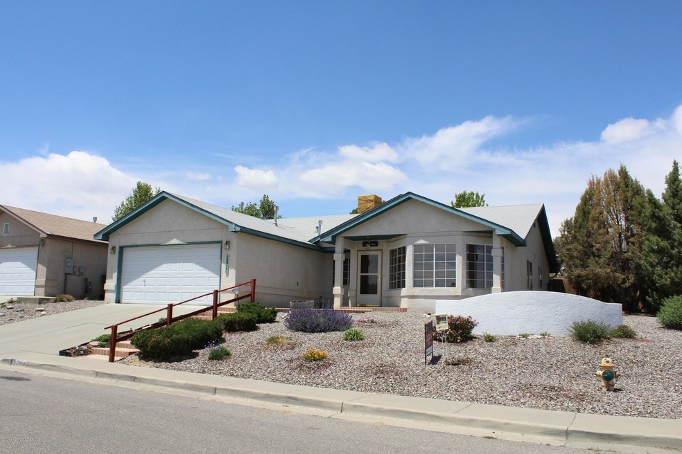 3902 Wellington St, Farmington, NM 87402 - photo 1