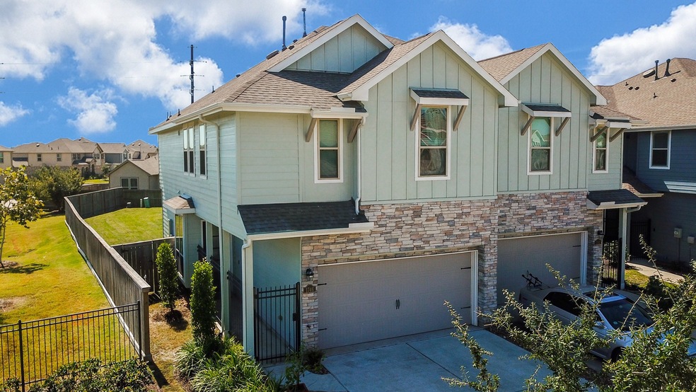 1746 Ryon Falls Dr, Richmond, TX 77469 - photo 1