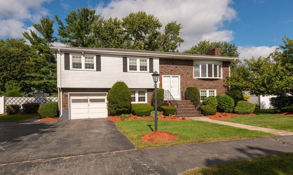 8 Pevwell Dr, Saugus, MA 01906 - photo 1