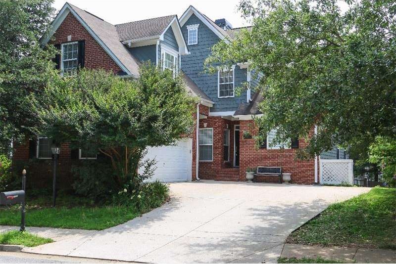 Front view of home