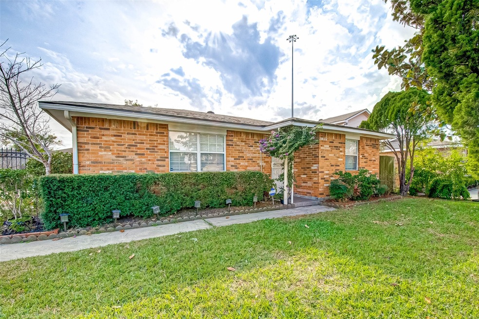 11422 Sagemist Ln, Houston, TX 77089 - photo 1