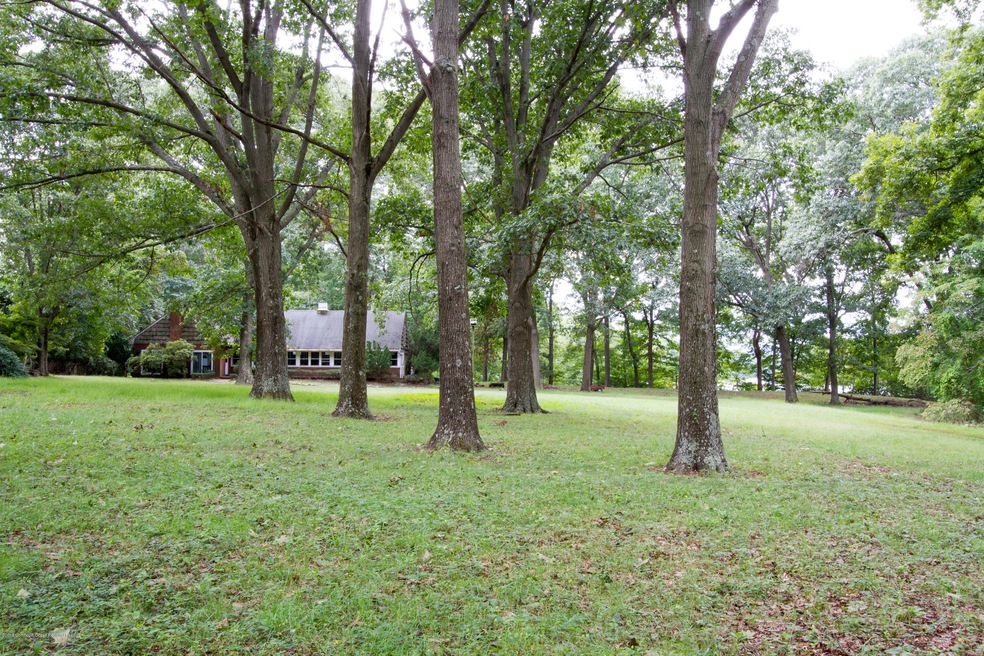 195 Normandy Rd, Colts Neck, NJ 07722 - photo 1