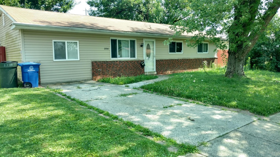 2706 Denmark Rd, Columbus, OH 43232 - photo 1