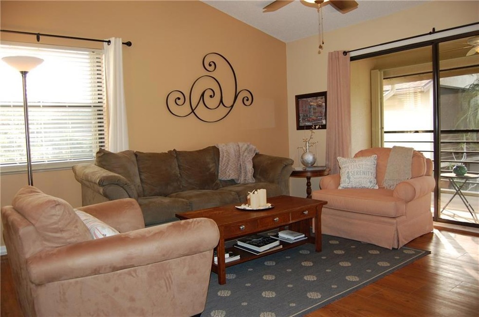 Charming foyer & hallway entrance!