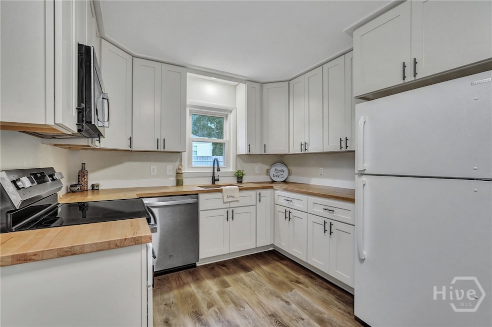 2044 E 60th St, Savannah, GA 31404 - photo 1