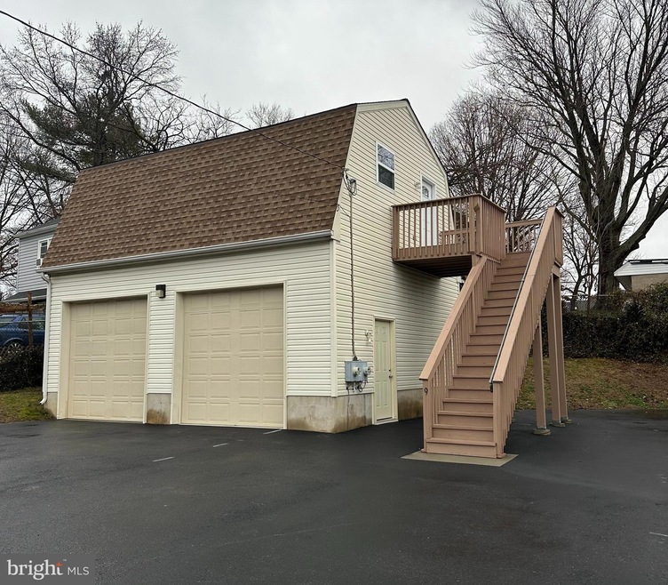 9 Pennsylvania Ave, Claymont, DE 19703 - photo 1