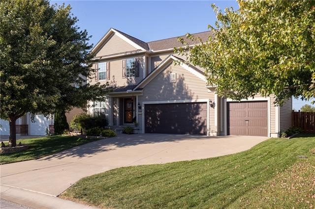 1220 SW Sapperton Rd, Raymore, MO 64083 - photo 1