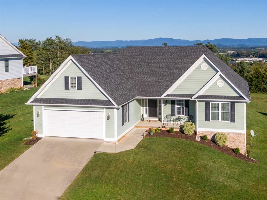 109 Stonewall Jackson Blvd, Staunton, VA 24401 - photo 1