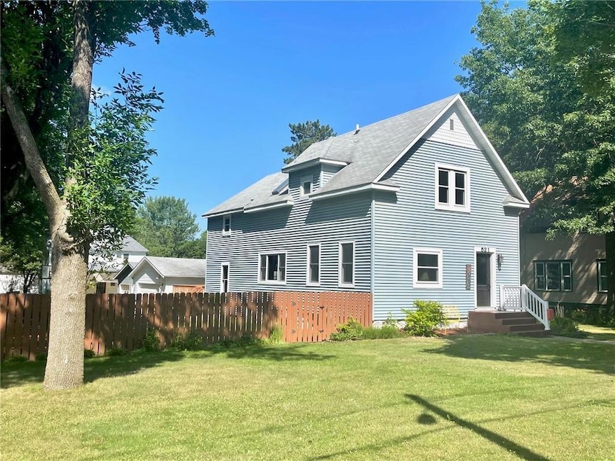 521 13th St SE, Menomonie, WI 54751 - photo 1
