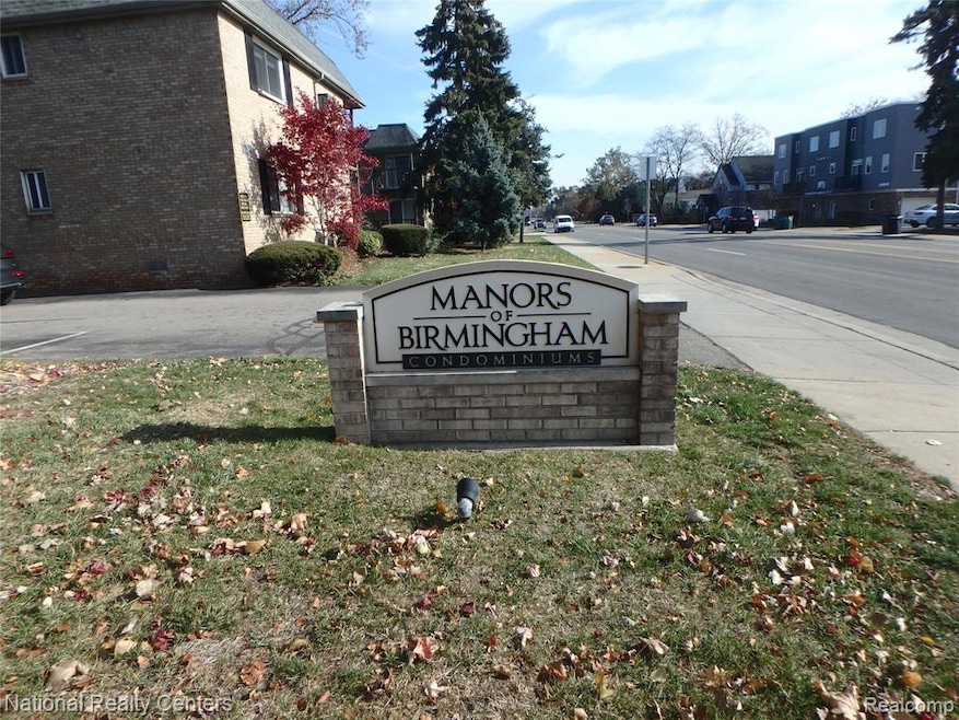 1727 E 14 Mile Rd, Birmingham, MI 48009 - photo 1