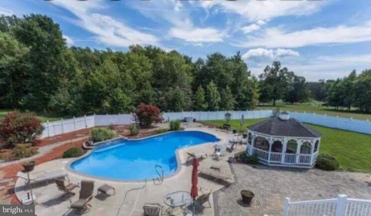 9485 Brittingham Ct, La Plata, MD 20646 - photo 1