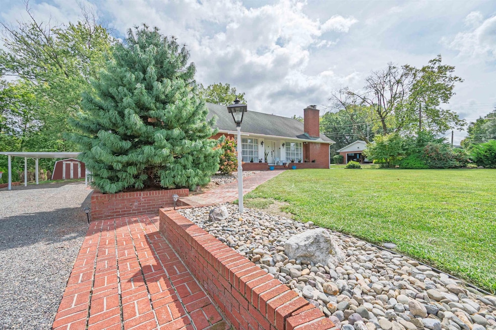 Pending $329,900 • Co-Listing Agent