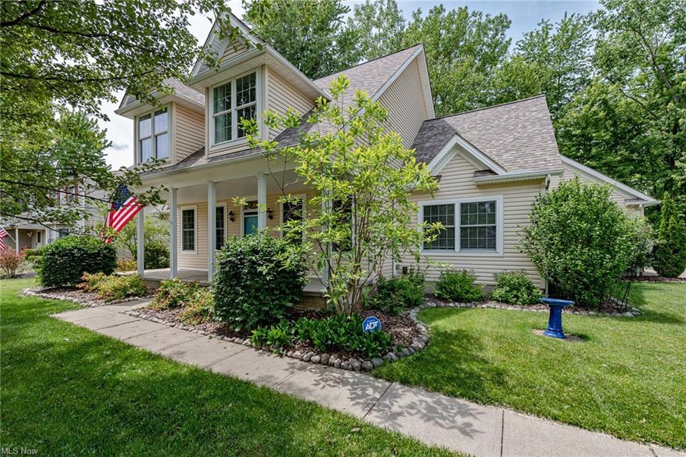 736 Harris Rd, Sheffield Lake, OH 44054 - photo 1