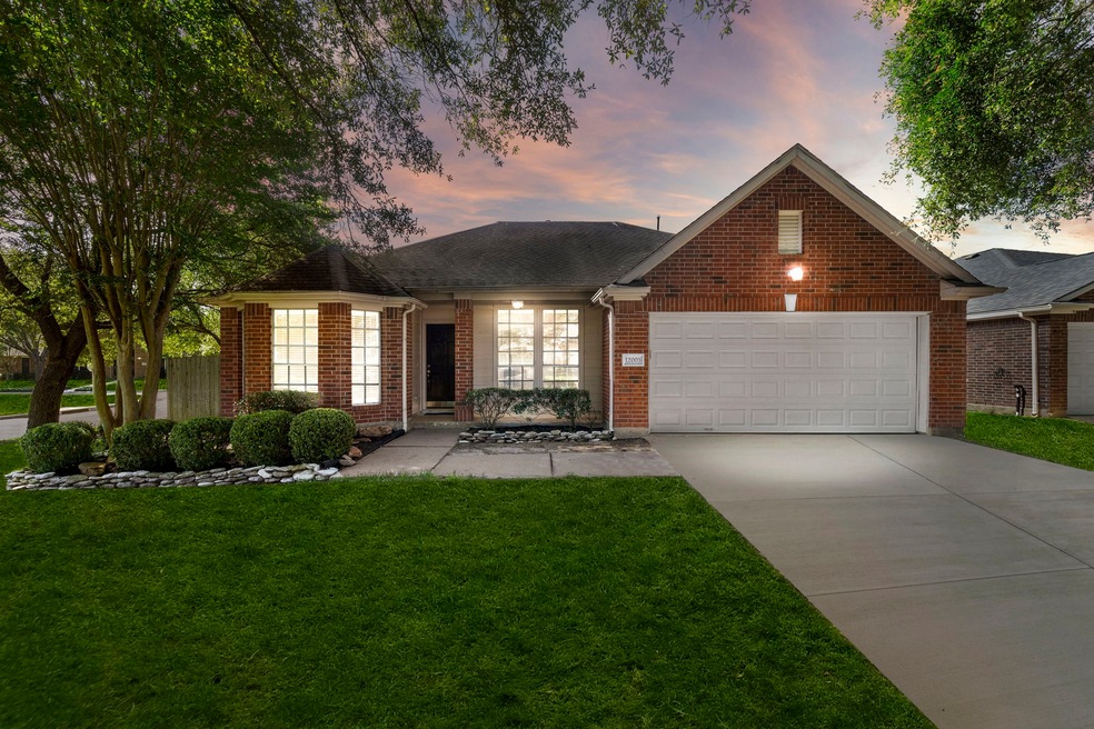 12003 Viola Ct, Pinehurst, TX 77362 - photo 1