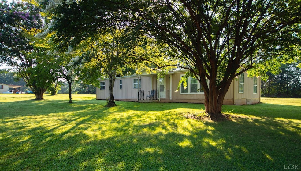 1214 Hawks Nest Ln, Moneta, VA 24121 - photo 1