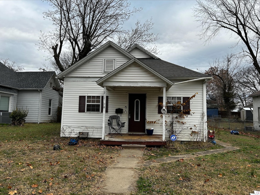 211 Moffett