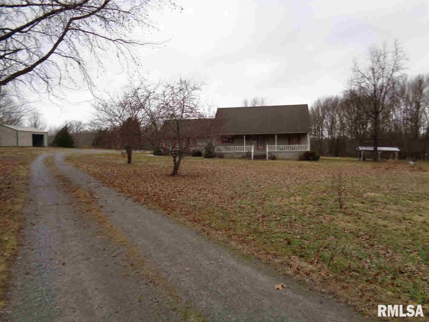 107 Saint Marys Dr, Harrisburg, IL 62946 - photo 1