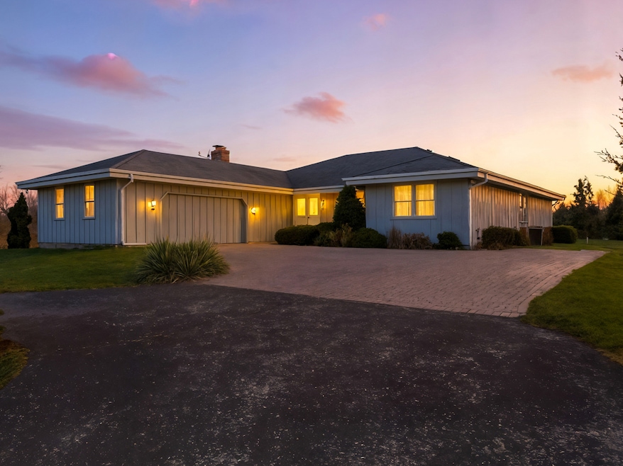 195 Clover Hill Ln, Barrington, IL 60010 - photo 1