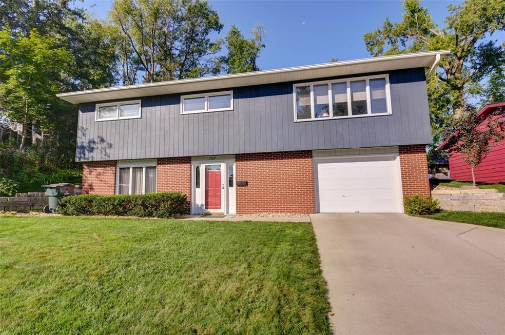 1107-34th St SE WELCOME HOME!!