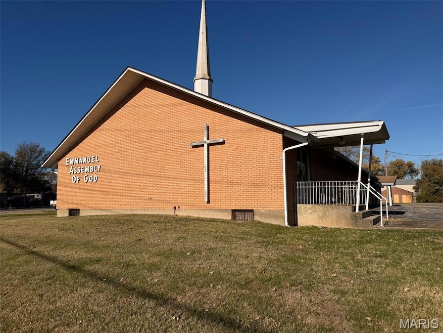 3390 Jerome Ln, Sauget, IL 62206 - photo 1