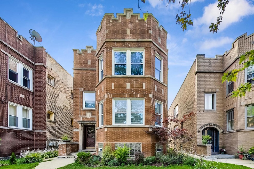 6246 N Fairfield Ave, Chicago, IL 60659 - photo 1