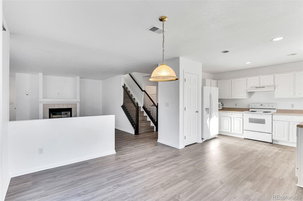 21930 E Crestline Ln, Aurora, CO 80015 - photo 1