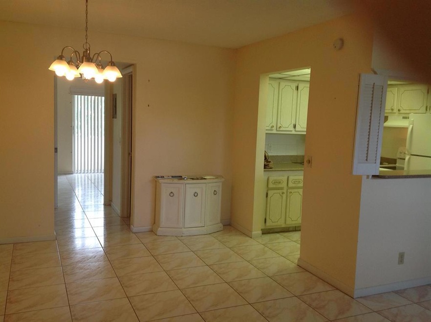 231 Sheffield J unit 231, West Palm Beach, FL 33417 - photo 1