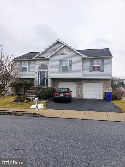 6 Tulpehocken Ct, Womelsdorf, PA 19567 - photo 1