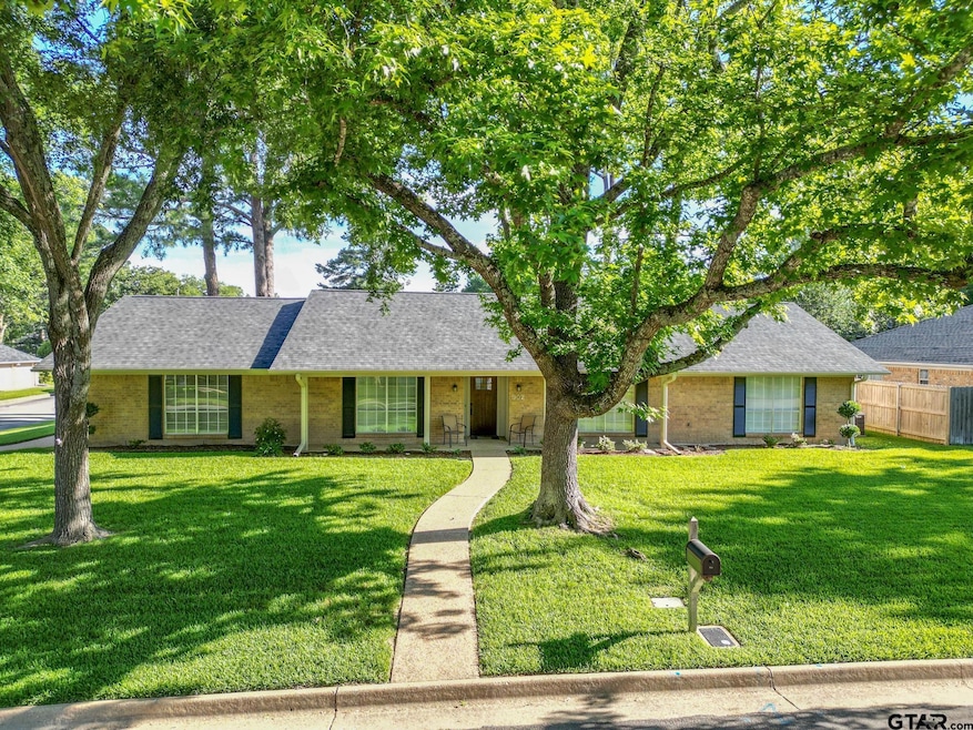 For Sale $328,000 • Co-Listing Agent