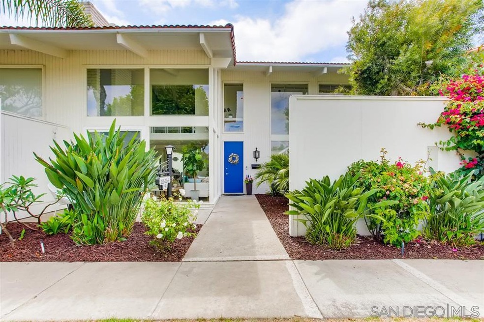 7087 Estrella de Mar Rd unit C9, Carlsbad, CA 92009 - photo 1