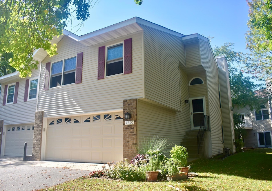 Welcome home! You'll enjoy being in the only 2 unit building.