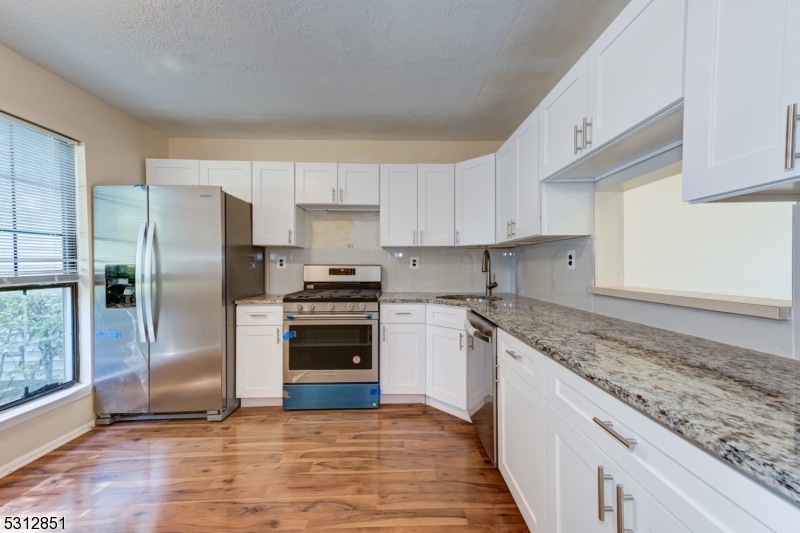 31 Pear Tree Ln, Franklin Park, NJ 08823 - photo 1