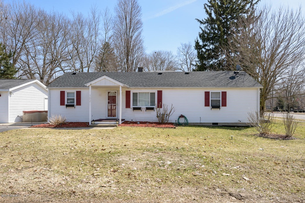 Sterling_St_102_Plainwell_49080-1