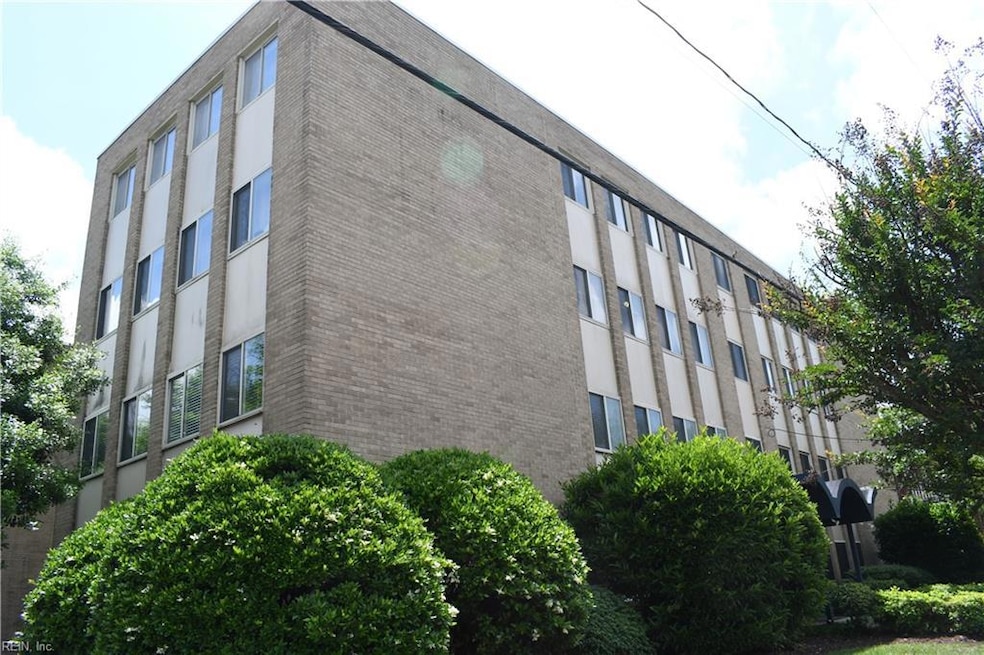 Welcome to 1005 Woodrow Avenue