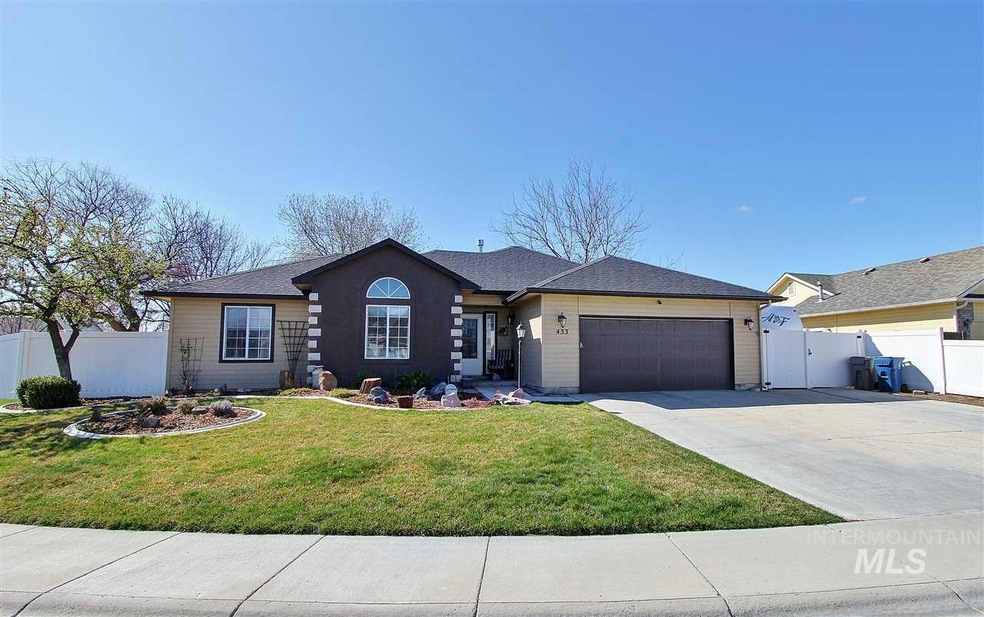 433 Fall Dr, Nampa, ID 83686 - photo 1