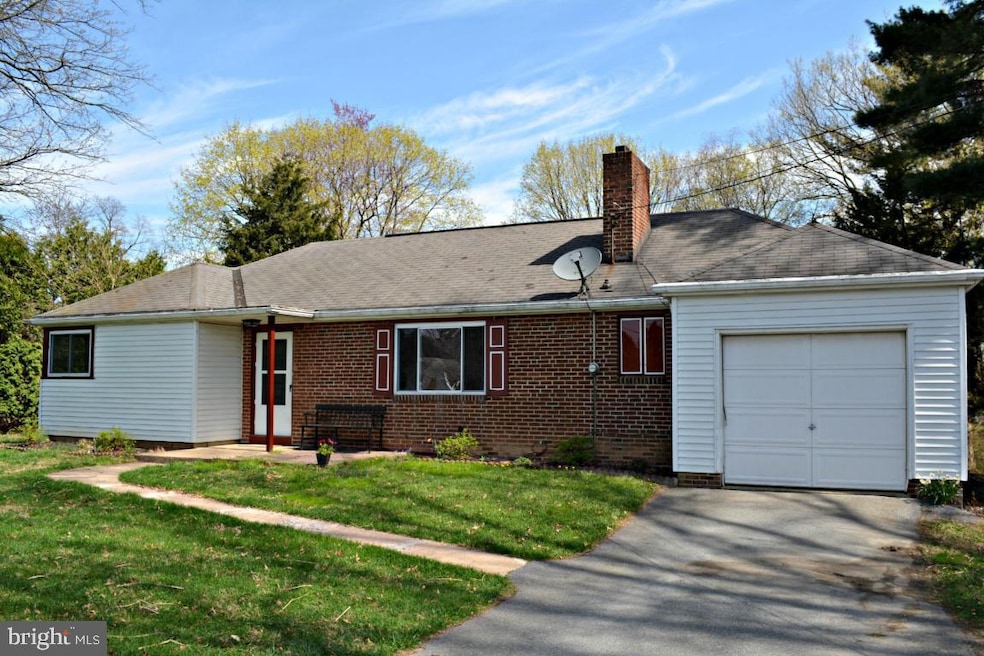 531 Garden Hill Ln, Lancaster, PA 17603 - photo 1