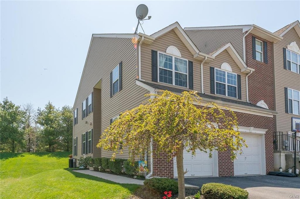 5178 Spring Ridge Dr E, Macungie, PA 18062 - photo 1