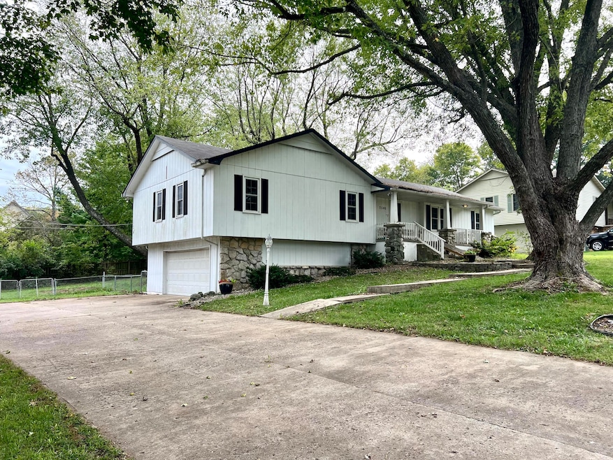 2546 S Brandon Ave, Springfield, MO 65809 - photo 1