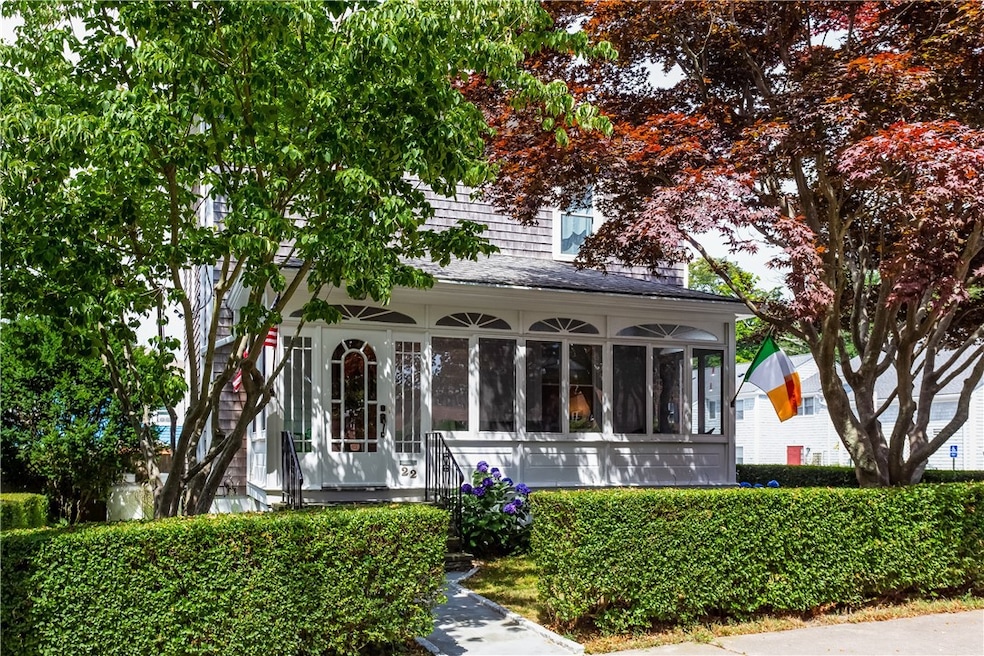22 Bateman Ave, Newport, RI 02840 - photo 1