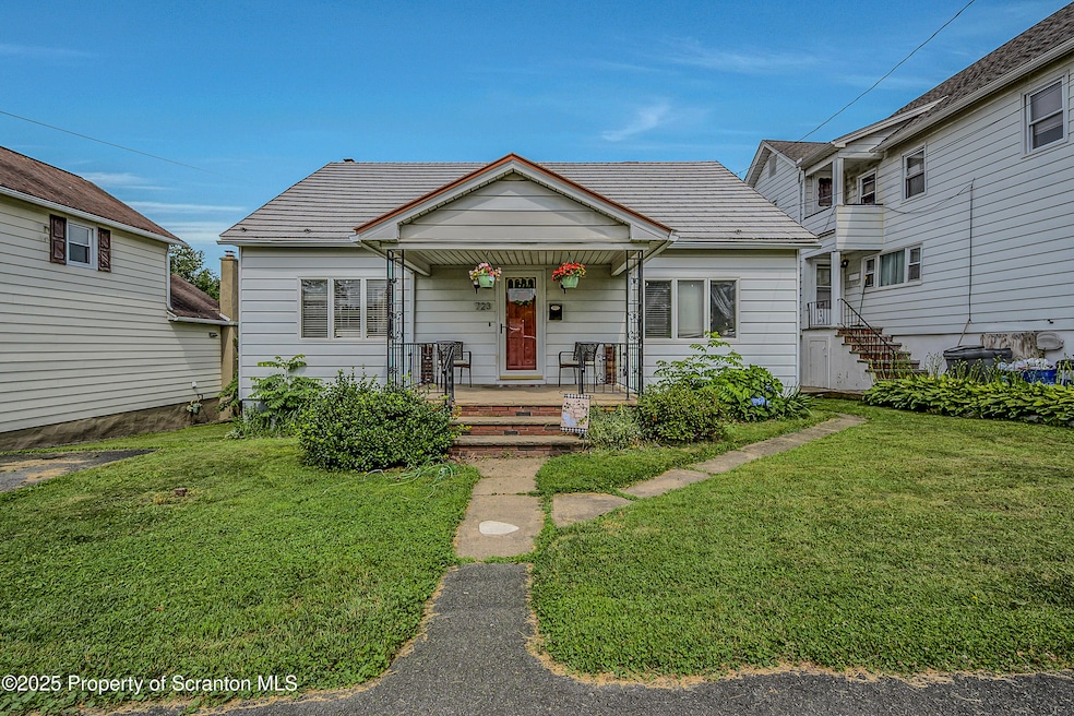 723 Chestnut St, Eynon, PA 18403 - photo 1