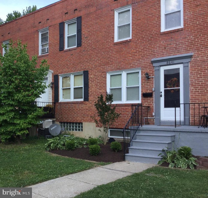 8641 Oak Rd, Parkville, MD 21234 - photo 1