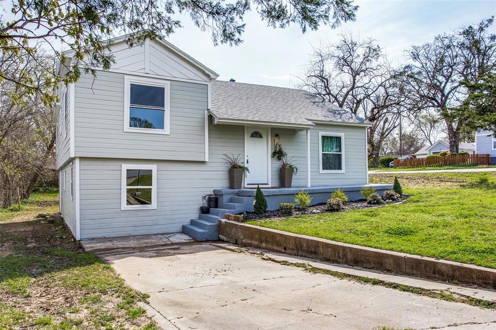 28 W Parnell St, Denison, TX 75020 - photo 1