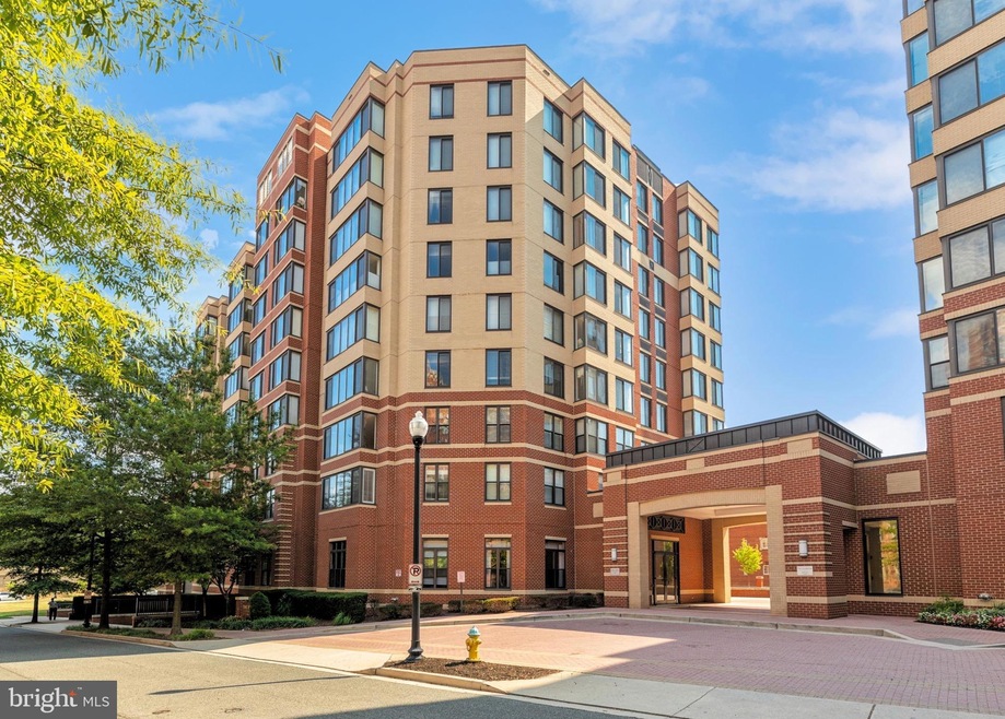 The Park at Courthouse unit PH05, Arlington, VA 22201 - photo 1