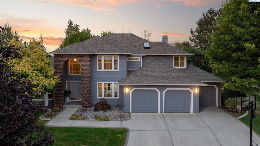 Pending $640,000 • Co-Listing Agent