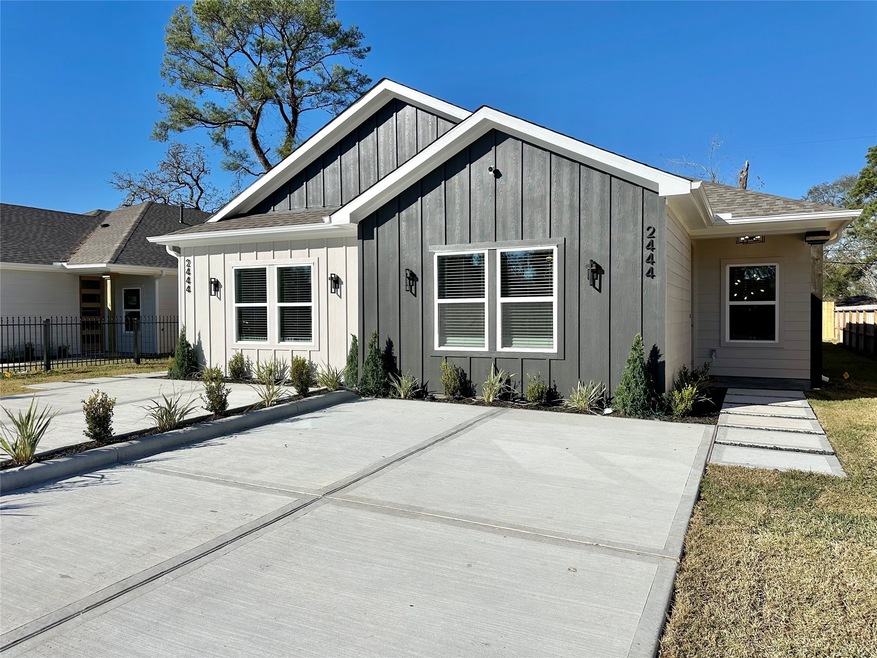 2444 Carmel St unit A, Houston, TX 77091 - photo 1